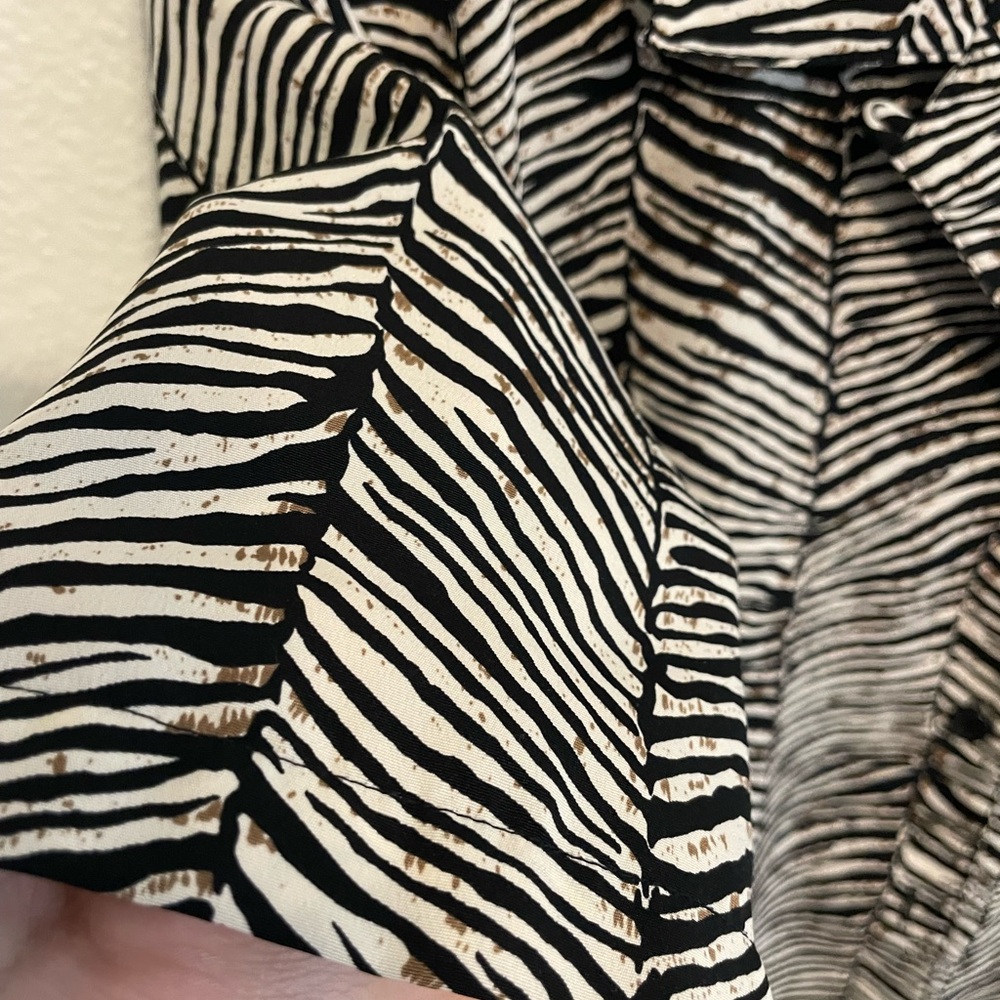 Notations Black & White Zebra Stripe Short Sleeve Button-Down Shirt - Picture 3 of 4